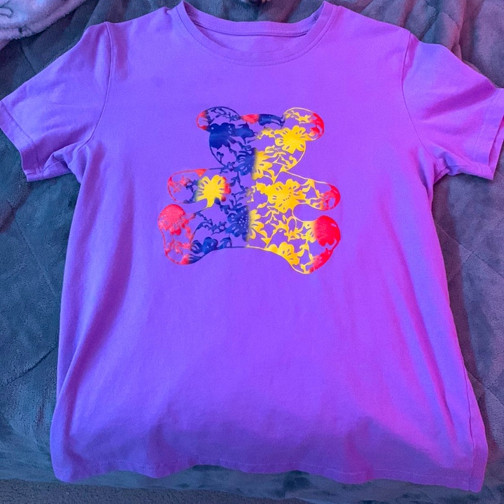 Purple t-shirt w multi colored teddy bear